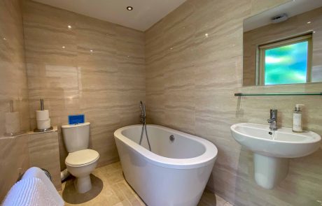 En-Suite Bathroom at Framlington Villa
